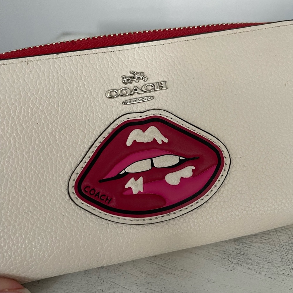 Coach limited edition lips wallet